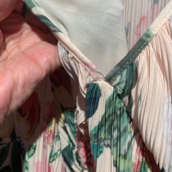 Pleated Dress - Picture 7 of 8